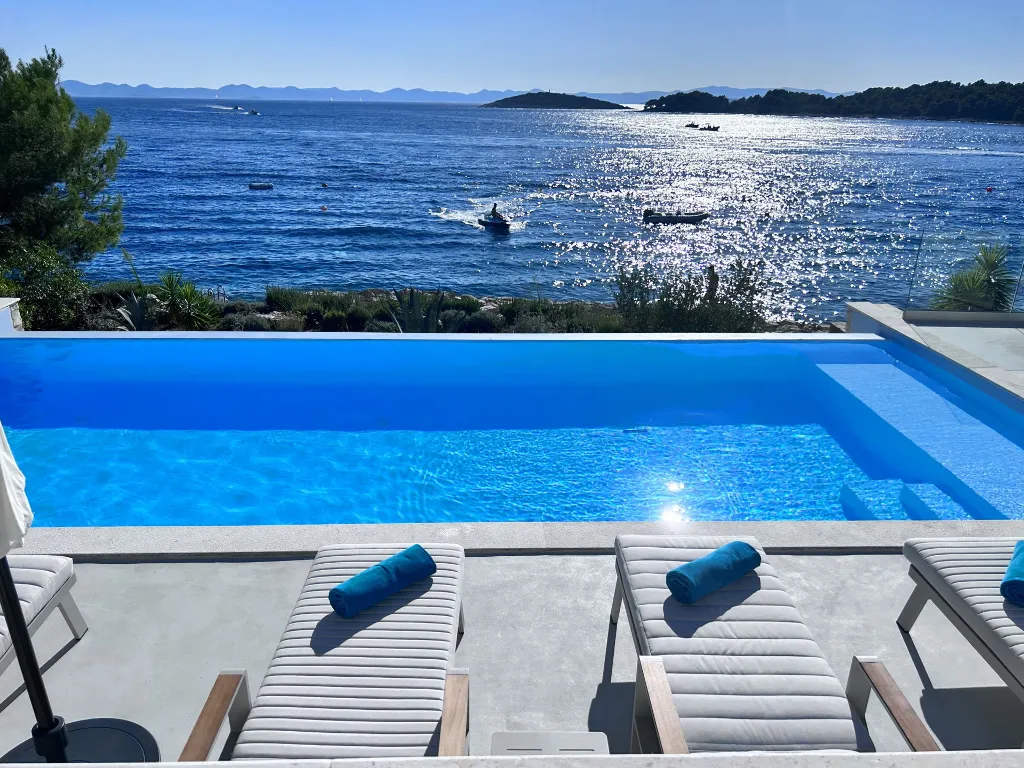 Spacious Sea View Villa with Pool Ždrelac