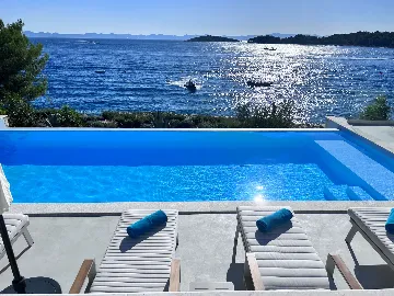 Spacious Sea View Villa with Pool Ždrelac