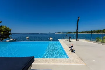 Spacious Sea View Villa with Pool Ždrelac