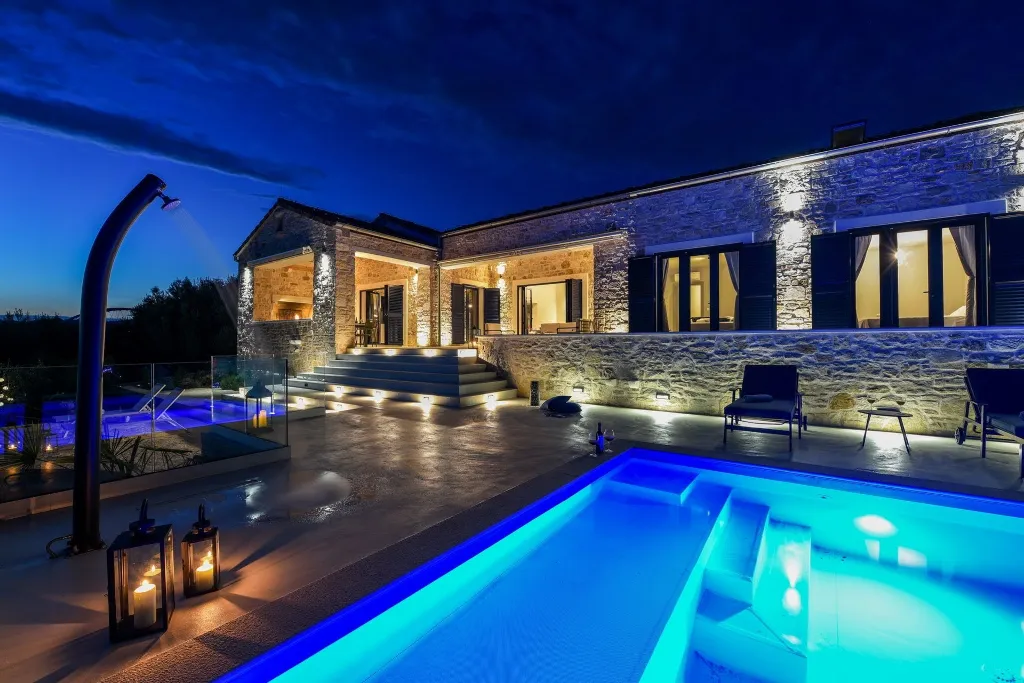 Spacious Sea View Villa with Pool Ždrelac