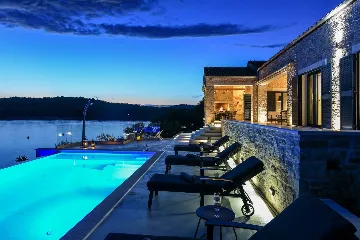 Spacious Sea View Villa with Pool Ždrelac