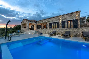 Spacious Sea View Villa with Pool Ždrelac