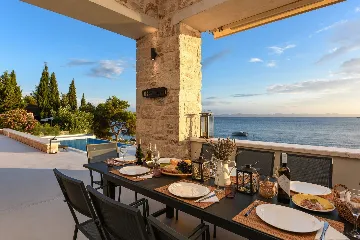 Spacious Sea View Villa with Pool Ždrelac