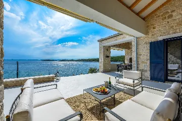 Spacious Sea View Villa with Pool Ždrelac