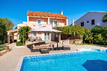 Spacious Villa with Heated Pool in Vodice