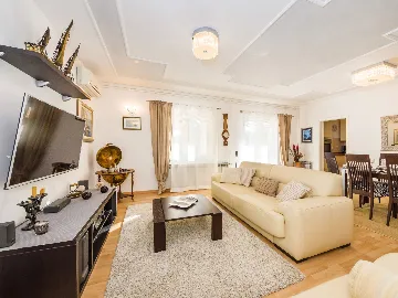 Spacious Villa with Heated Pool in Vodice