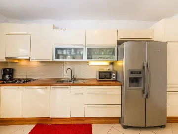 Spacious Villa with Heated Pool in Vodice