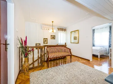 Spacious Villa with Heated Pool in Vodice