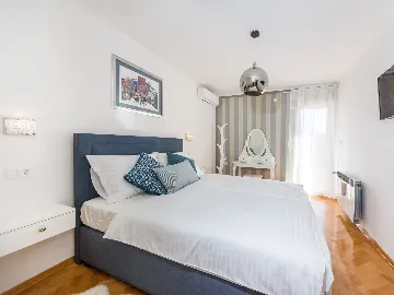 Spacious Villa with Heated Pool in Vodice