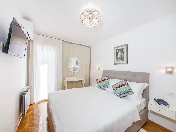 Spacious Villa with Heated Pool in Vodice