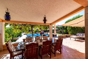 Spacious Villa with Heated Pool in Vodice