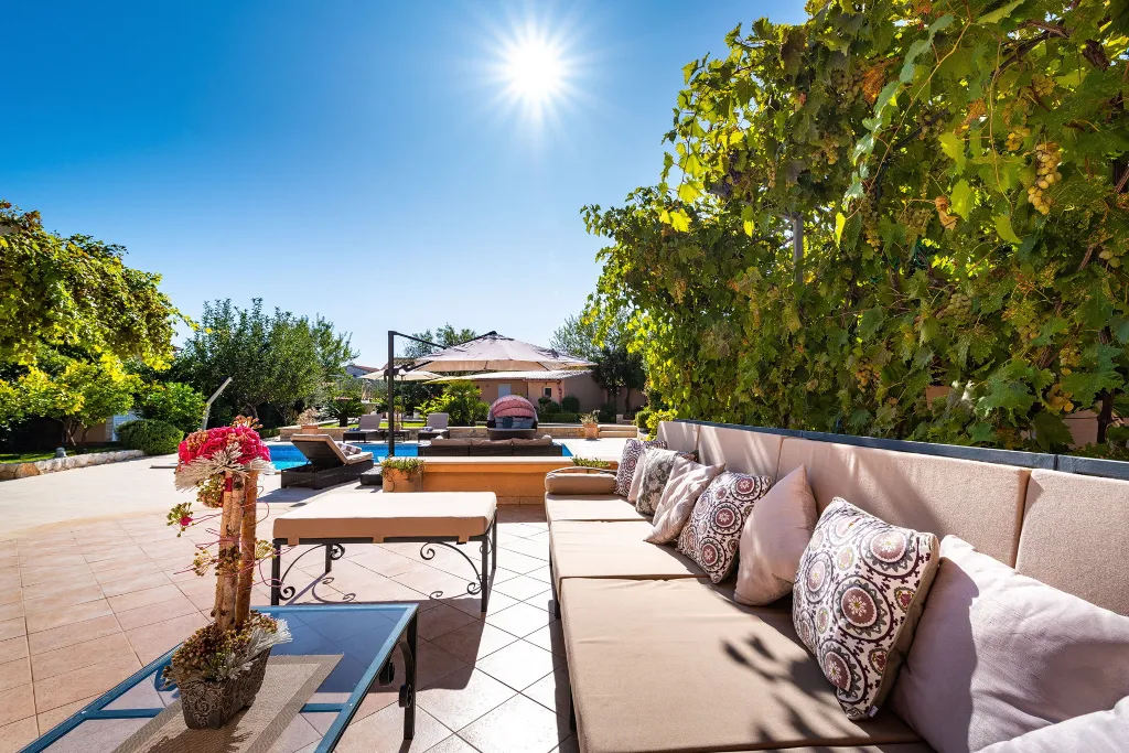 Spacious Villa with Heated Pool in Vodice