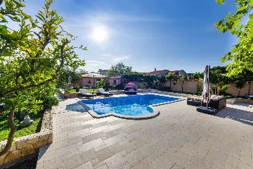 Spacious Villa with Heated Pool in Vodice