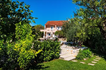 Spacious Villa with Heated Pool in Vodice