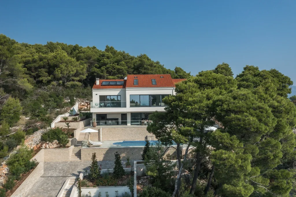 Modern Seaside Villa with Pool in Lumbarda