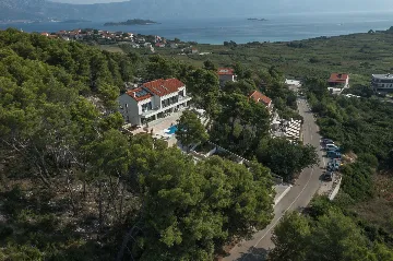 Modern Seaside Villa with Pool in Lumbarda