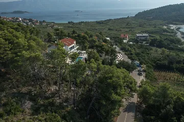 Modern Seaside Villa with Pool in Lumbarda