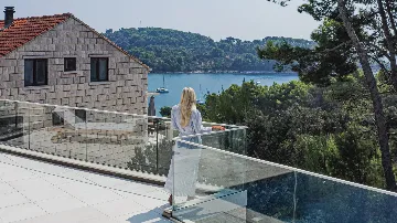 Modern Seaside Villa with Pool in Lumbarda