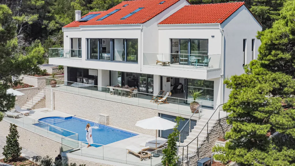 Modern Seaside Villa with Pool in Lumbarda