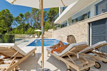 Modern Seaside Villa with Pool in Lumbarda
