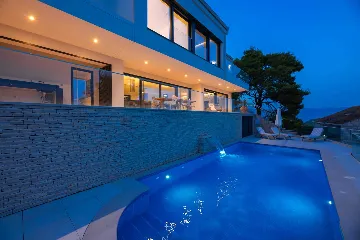 Modern Seaside Villa with Pool in Lumbarda