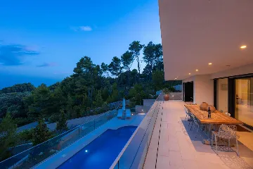 Modern Seaside Villa with Pool in Lumbarda
