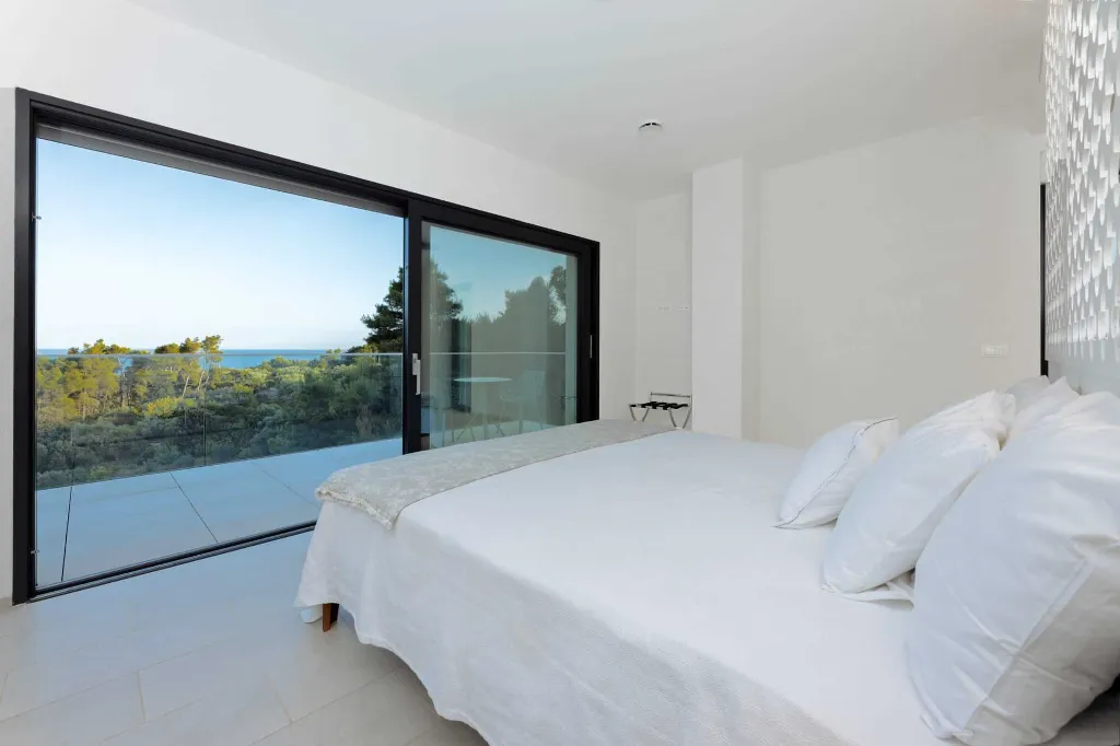 Modern Seaside Villa with Pool in Lumbarda
