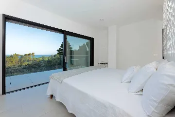 Modern Seaside Villa with Pool in Lumbarda