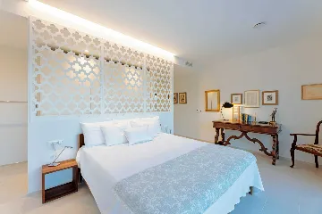 Modern Seaside Villa with Pool in Lumbarda