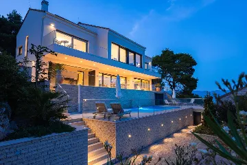 Modern Seaside Villa with Pool in Lumbarda