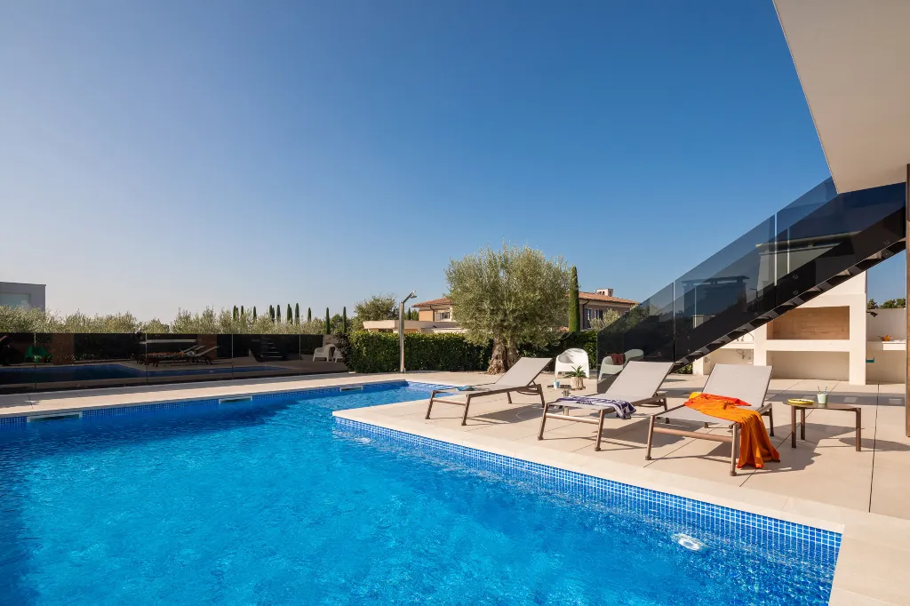 Spacious Family Villa with Pool in Vodnjan
