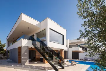 Spacious Family Villa with Pool in Vodnjan