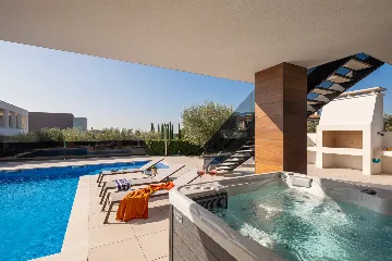 Spacious Family Villa with Pool in Vodnjan