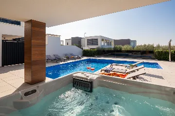 Spacious Family Villa with Pool in Vodnjan