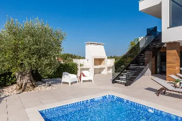 Spacious Family Villa with Pool in Vodnjan