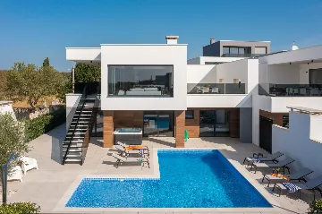 Spacious Family Villa with Pool in Vodnjan