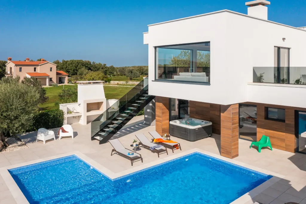 Spacious Family Villa with Pool in Vodnjan