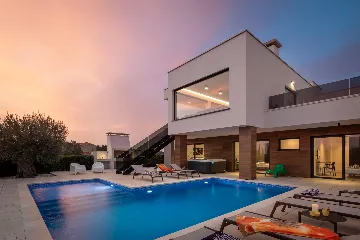 Spacious Family Villa with Pool in Vodnjan