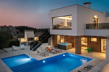 Spacious Family Villa with Pool in Vodnjan