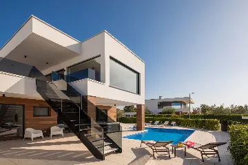 Spacious Modern Villa with Pool in Vodnjan