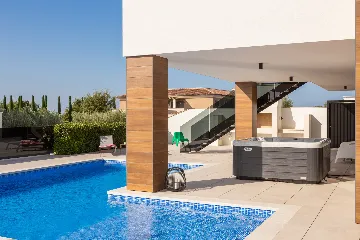 Spacious Modern Villa with Pool in Vodnjan