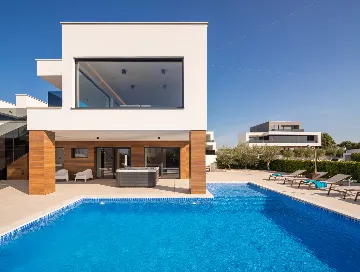Spacious Modern Villa with Pool in Vodnjan