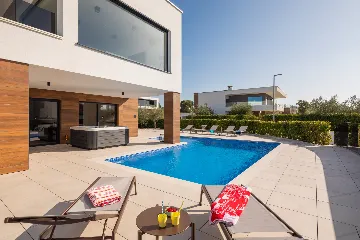 Spacious Modern Villa with Pool in Vodnjan