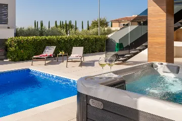 Spacious Modern Villa with Pool in Vodnjan