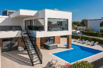 Spacious Modern Villa with Pool in Vodnjan