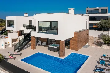 Spacious Modern Villa with Pool in Vodnjan