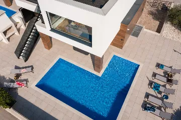 Spacious Modern Villa with Pool in Vodnjan