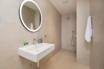 Spacious Modern Villa with Pool in Vodnjan