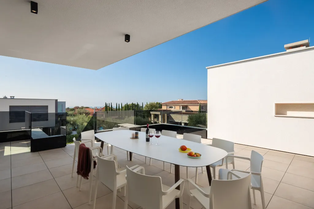 Spacious Modern Villa with Pool in Vodnjan