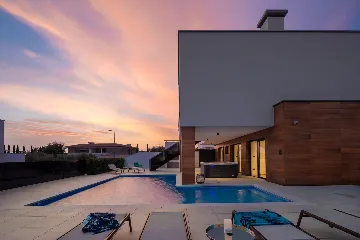 Spacious Modern Villa with Pool in Vodnjan